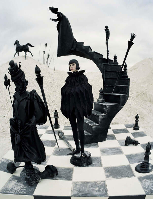 Check-Mate-by-Tim-Walker-for-Vogue-Italia-Yellowtrace-06.jpg Check-Mate-by-Tim-Walker-for-Vogue-Italia-Yellowtrace-06.jpg