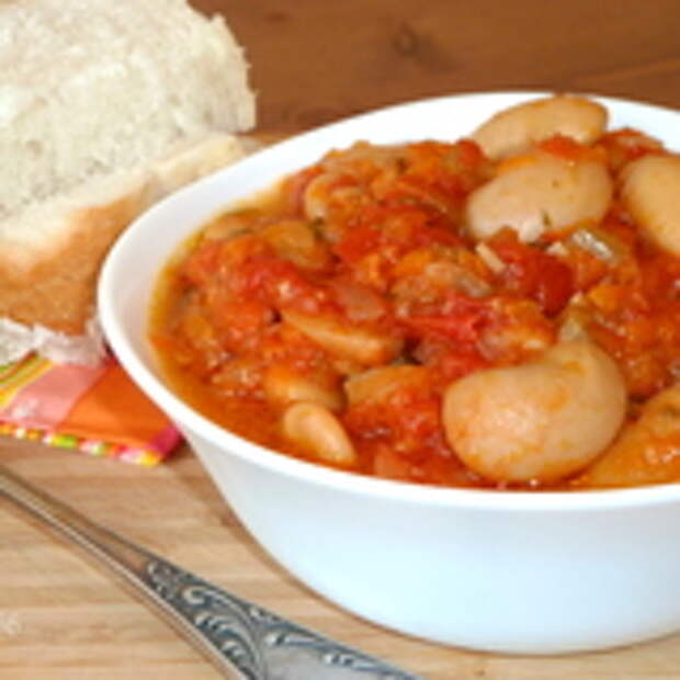 Гигантес яхни (греческое рагу)