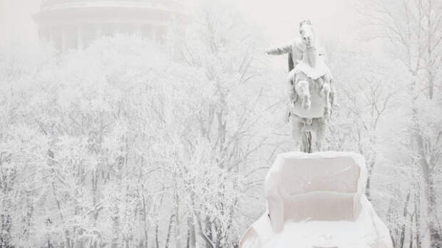 Синоптик Шувалов назвал дату новых снегопадов в Москве — убирать лопаты рано