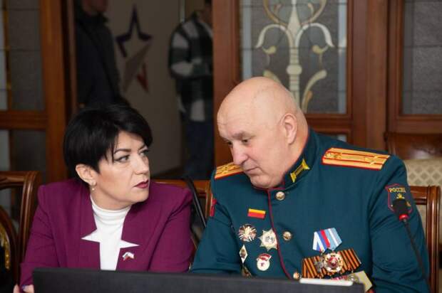 Виктор Аносов рассказал, какие качества нужны сегодня на госслужбе