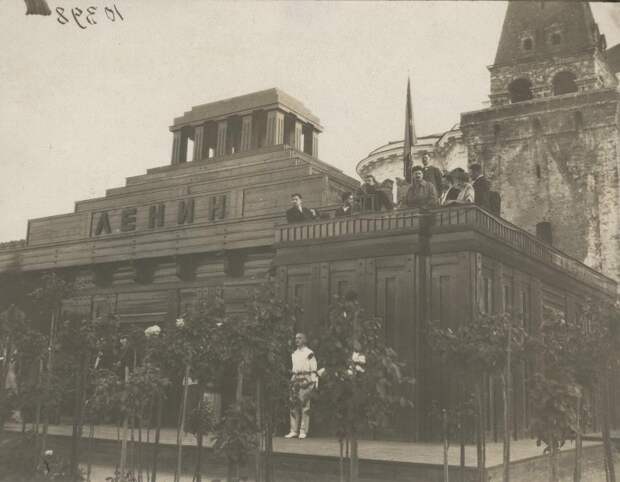 На Красной площади Неизвестный автор, 22 июля 1925 года, г. Москва, Красная пл., МАММ/МДФ.