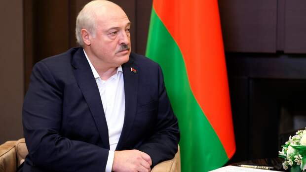 Лукашенко привез президенту Монголии два трактора и получил в подарок двух коней