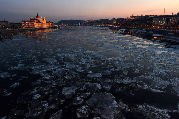 Льдины на Дунае в Будапеште