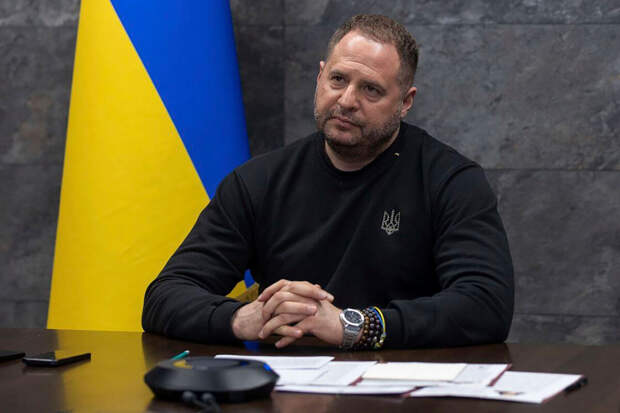 Политолог Федоров: Ермак поехал на фронт, чтобы спастись от уголовных дел