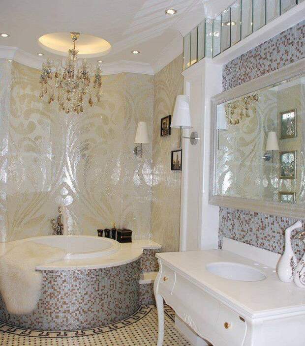 Прекрасный вариант декорировать ванную комнату при помощи симпатичной мозаики, что однозначно преобразит интерьер.