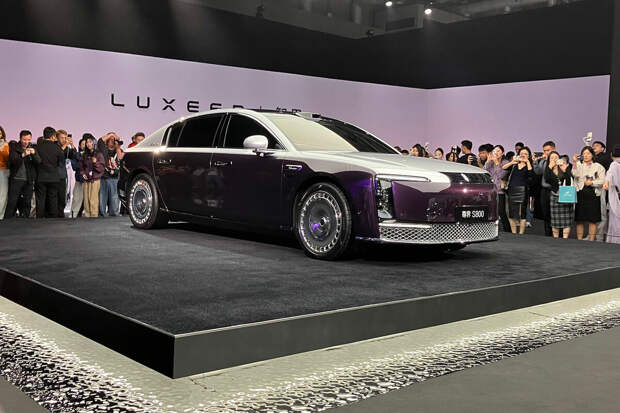 В Китае показан Maextro S800, призванный конкурировать с Maybach и Rolls-Royce