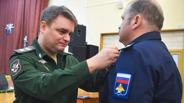 Осьмаков вручил награды участникам СВО в госпитале имени Бурденко