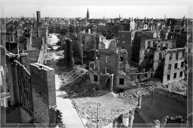 Берлин, 1945 год. Берлин, 1945 год.