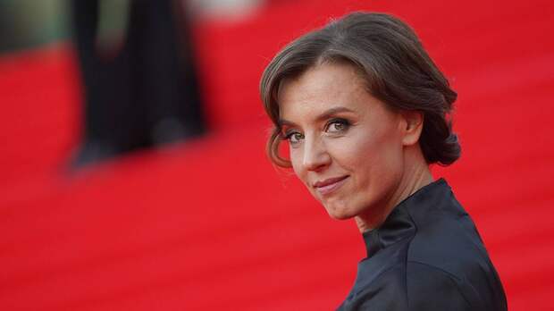 «Очень чужой человек»: Алферова рассказала о сложных отношениях с дочерью Абдулова