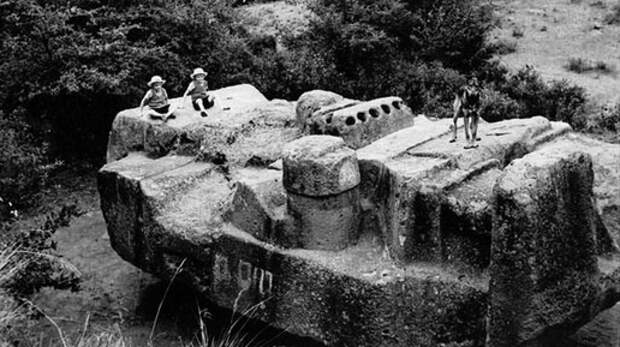 168-тонный монумент Тлалока: Загадка андезитового гиганта