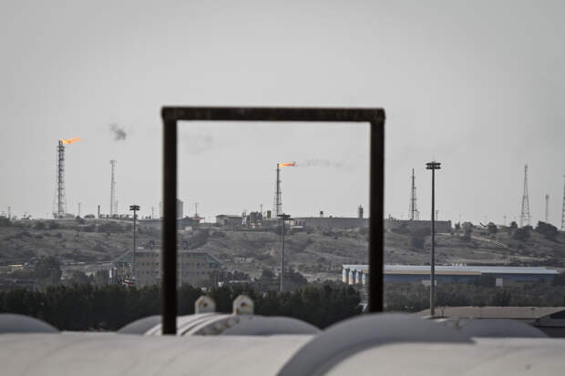 Mehr: США и Израиль атаковали остров Харк, раздались взрывы