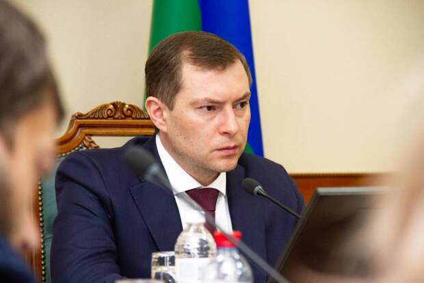 «Деньги посчитать не можете?»: источник рассказал о жестком разговоре замгубернатора ХМАО Ислаева с представителями «ЮРЭСК»