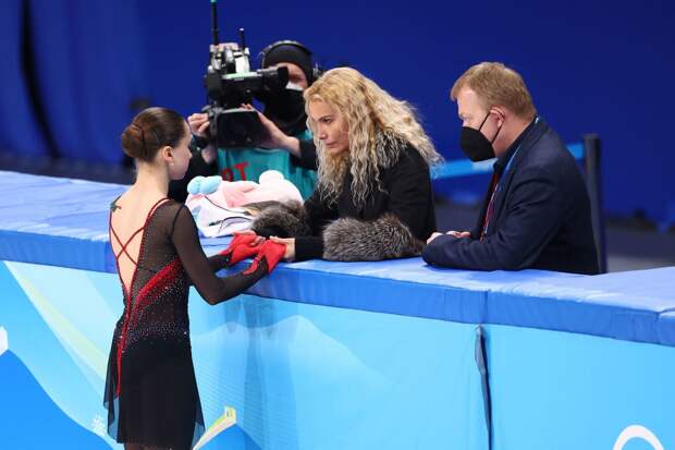 «После разминки Валиева заплакала: я не могу здесь кататься». Тутберидзе – о финале Гран-при