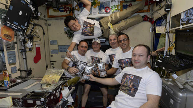 Как Новый год отметят на орбите?