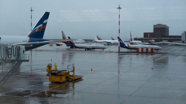 Аэропорты Москвы работают в штатном режиме в условиях ливня