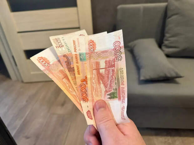 В мае на карты пенсионеров упадут суммы с четырьмя нулями: кто получит доплату, а кому придется побегать с заявлением