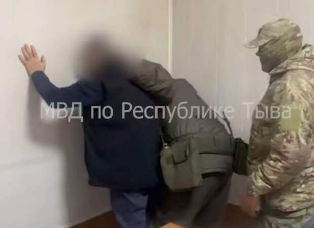 Экс-министра Тывы арестовали по делу о махинациях с землей в Кызыле