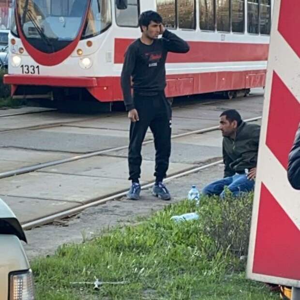 Авария дня. Мотоциклист погиб напротив парка Победы в Петербурге