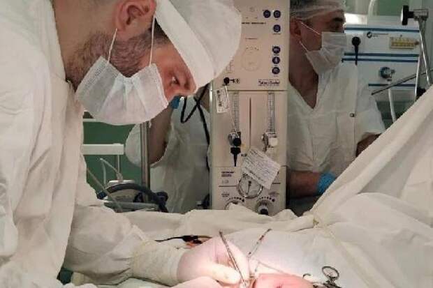 Тамбовские хирурги спасли новорождённого с редким заболеванием