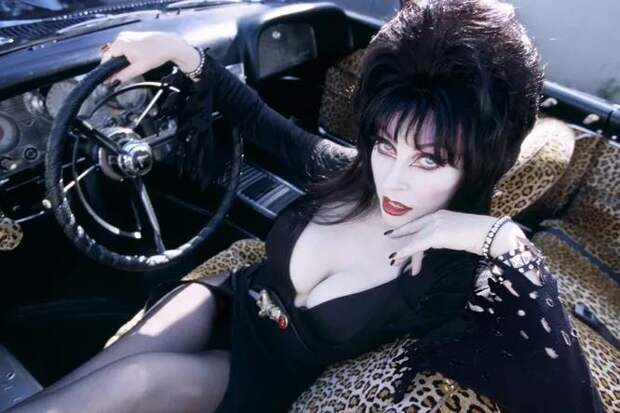 Как выглядела Эльвира, когда еще не была Повелительницей тьмы