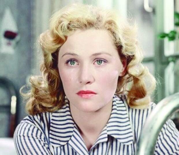 Татьяна Конюхова в фильме "Разные судьбы" (1956)