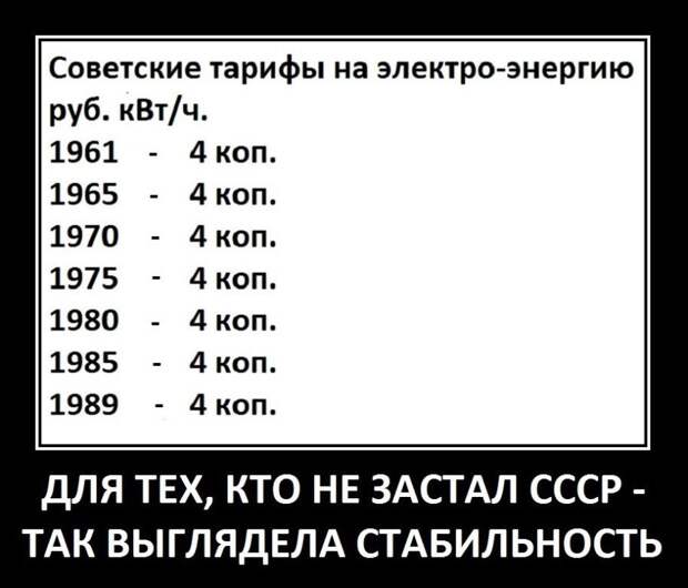 Жена попросила помочь ей постельное бельё поменять. Заправляю...