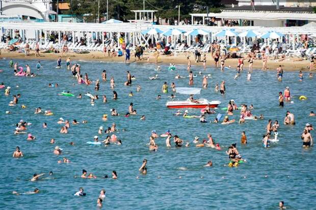 Кондратьев: все пляжи Краснодарского края откроют в этом сезоне