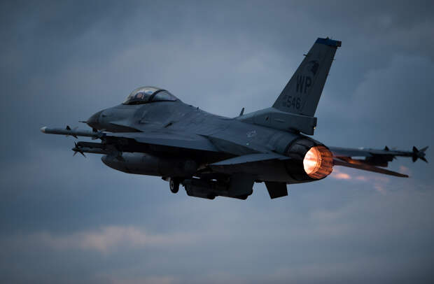 На Украине заявили о попытках спрятать F-16 от ВС РФ