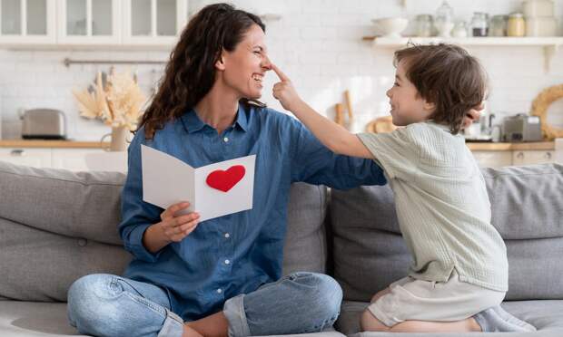 Психолог Роднова назвала 8 фраз взрослых, которые ребенок не должен слышать дома