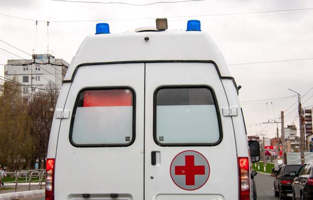 В Москве иномарка сбила самокатчика-подростка