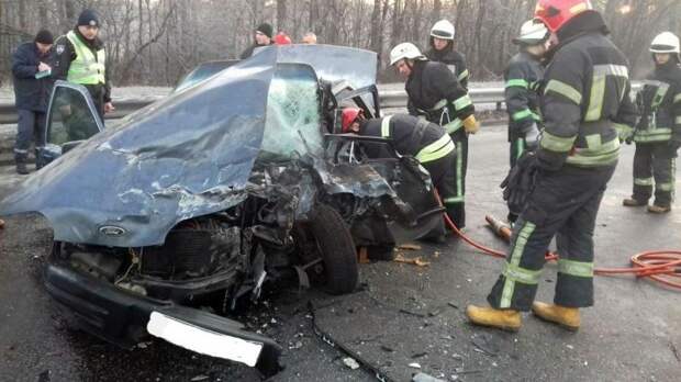 Авария дня. Смертельный вылет внедорожника на встречку