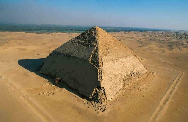 Ломаная Пирамида