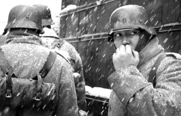 Немецкие кресты и шприцы: что осталось от ВСУ на брошенных позициях (ФОТО)