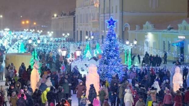 Новый год. Елка. Барнаульский Арбат / Фото: amic.ru