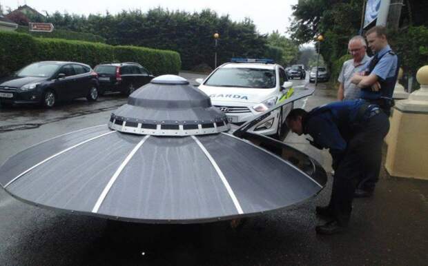 В Ирландии полицейские устроили погоню за летающей тарелкой ирландия, летающая тарелка, нло
