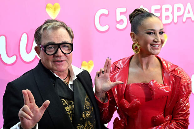 Телеведущий Дмитрий Дибров признался, что влюблен в Ольгу Бузову