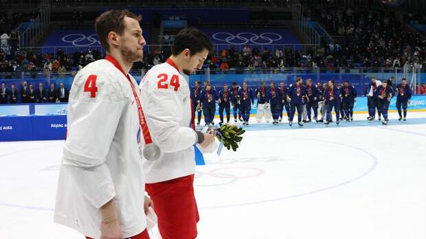 Александр Елесин и Артур Каюмов после финала ОИ-2022 Финляндия – Россия