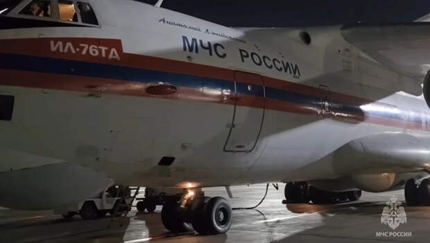 Ил-76 МЧС вылетел из Баку в Москву с эвакуированными из Ирана гражданами России