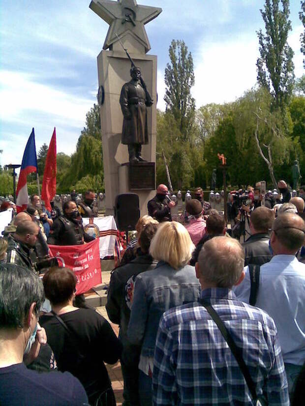 Прага, Олшанское военное кладбище, 08.05.20