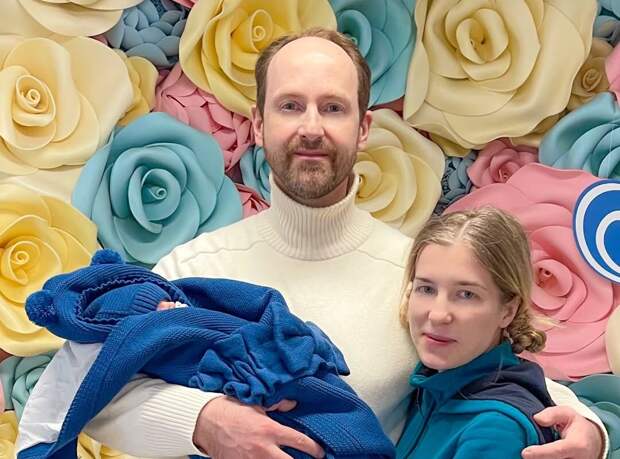 Звезда "Кухни" Тарасов заявил, что чувствует ответственность после рождения сына