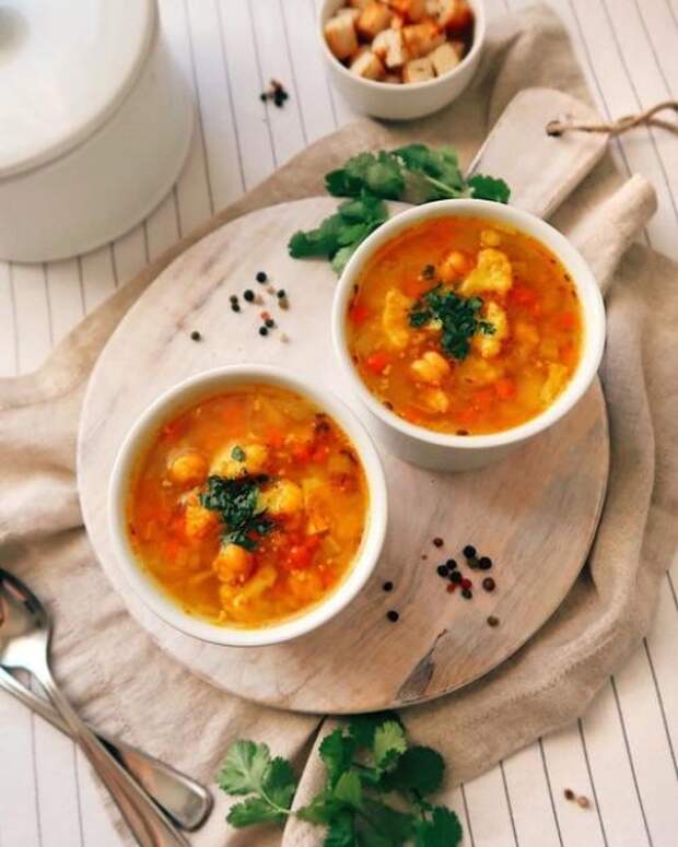 Суп с нутом и овощами. Суп с нутом и овощами.