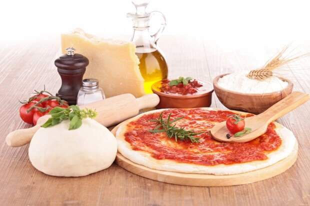 Особенность классической итальянской пиццы в том, что она должна быть тонкой