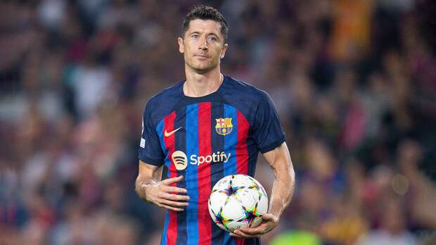 Левандовски сравнялся с Роналду по числу сезонов с голами в Лиге чемпионов