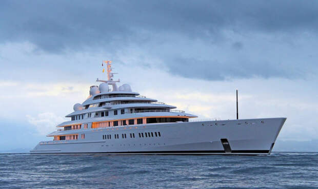 Самая большая яхта. |Фото: charterworld.com.