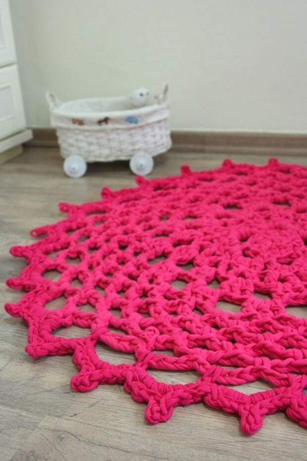 hot pink doily rug