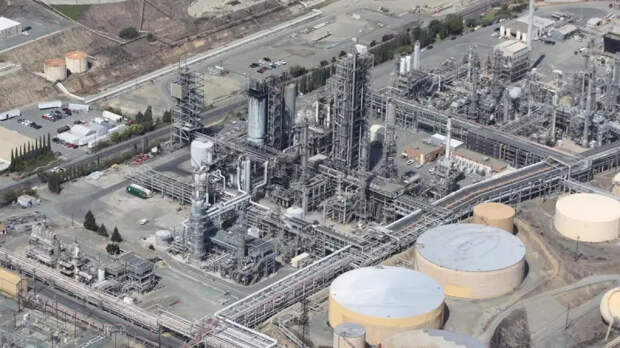 Отдаст Китай: Трамп забирает у Венесуэлы нефть на $3 миллиарда «во благо народа США»