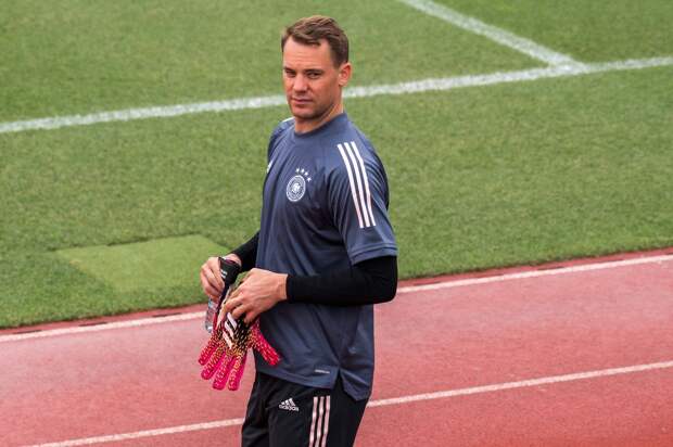 Футболисты сборной Германии Нойер и Горецка заразились коронавирусом