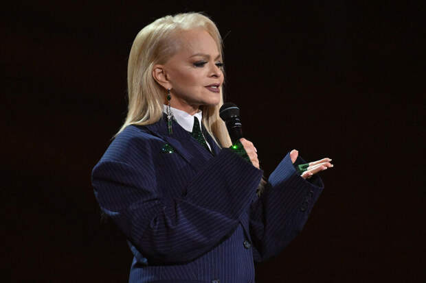 Водитель Долиной заблокировал тротуар у Театра на Таганке ради артистки