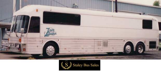 tracy lawrence tour bus