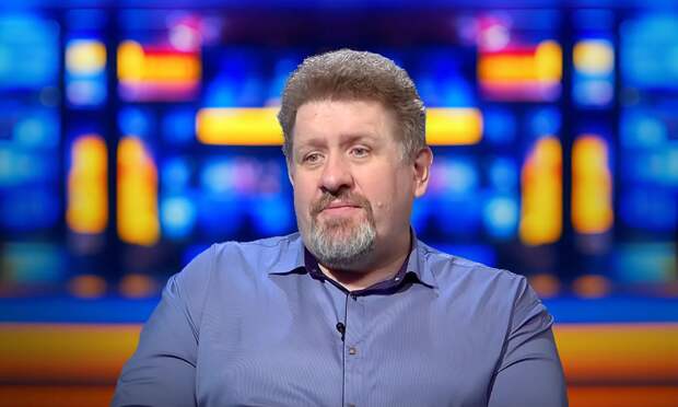 Константин Бондаренко: Умные люди в Украине молчат, боясь попасть под санкции. Страна теряет опытных управленцев